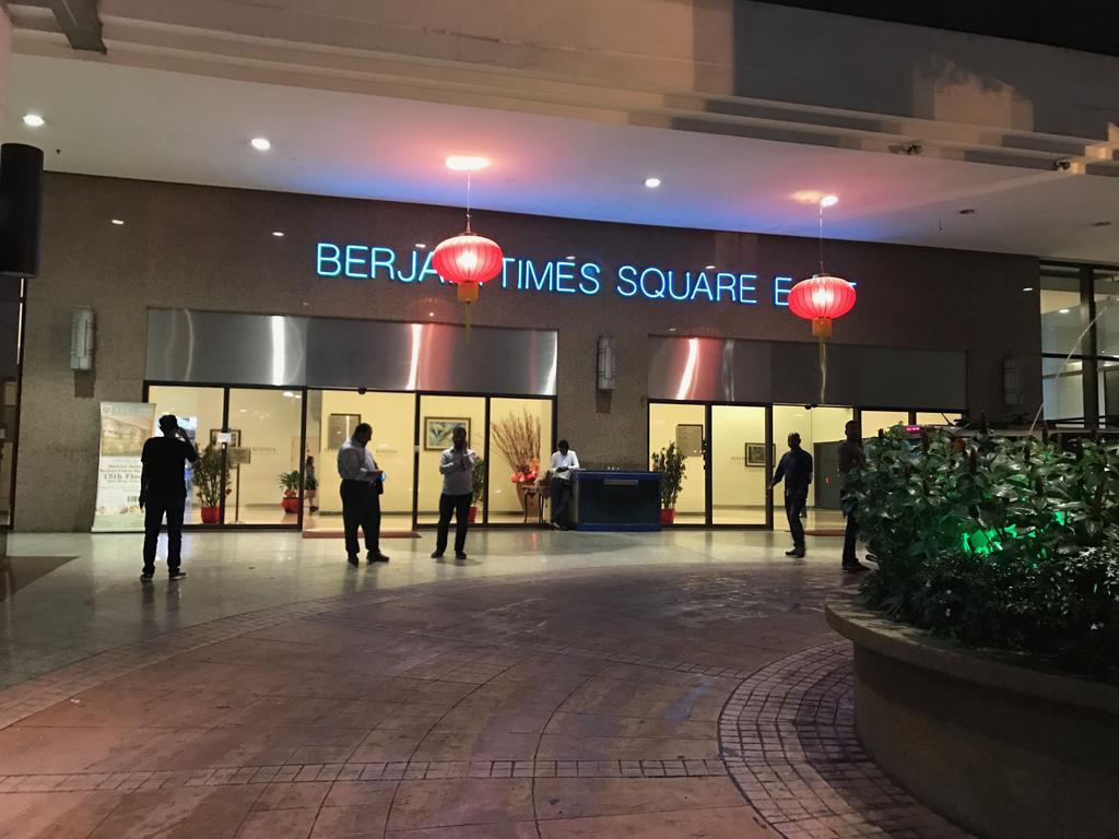 Queens Service Suites At Times Square Kl Куала Лумпур Екстериор снимка