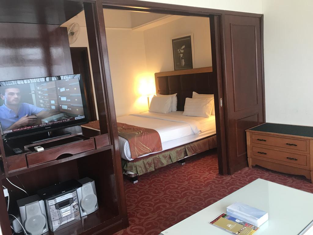 Queens Service Suites At Times Square Kl Куала Лумпур Екстериор снимка
