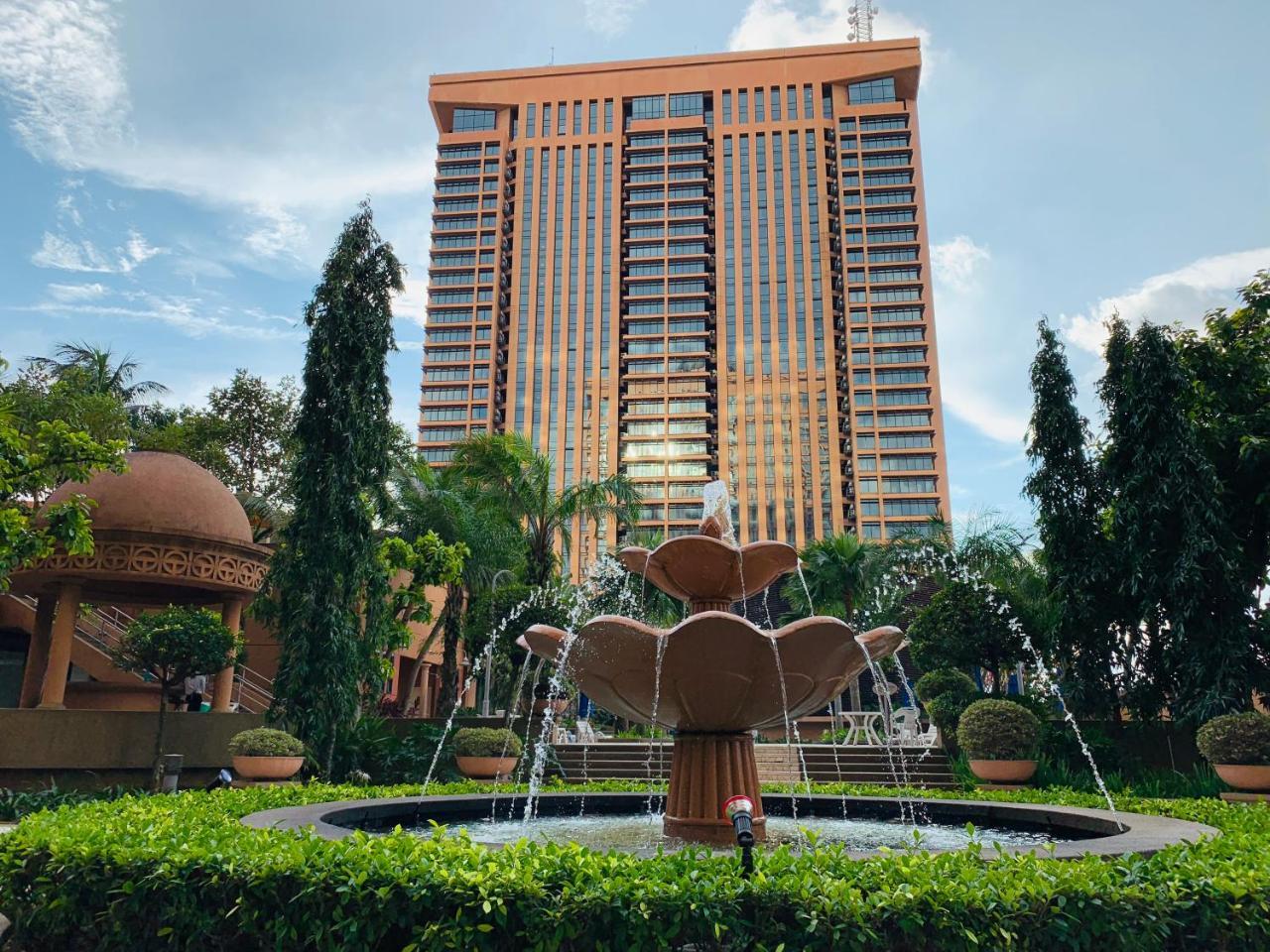 Queens Service Suites At Times Square Kl Куала Лумпур Екстериор снимка