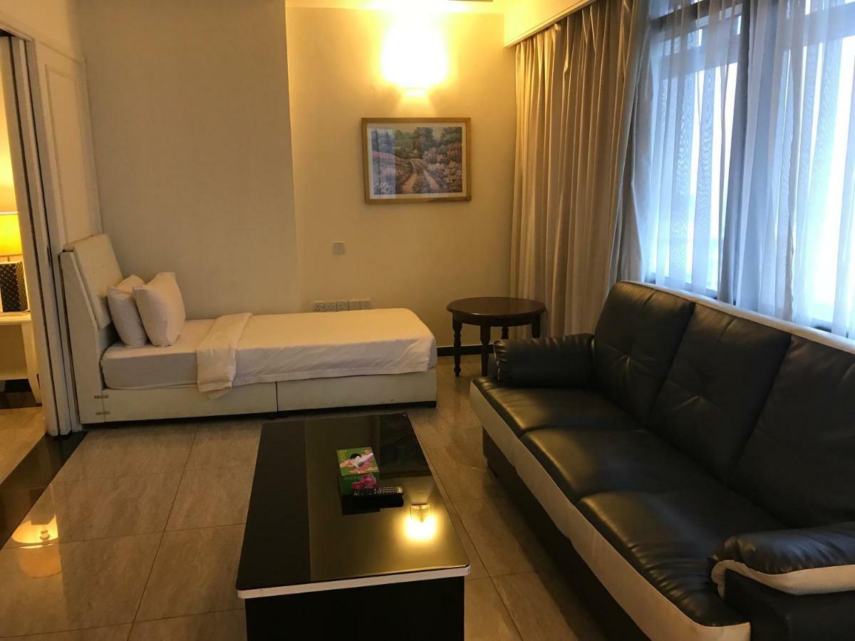 Queens Service Suites At Times Square Kl Куала Лумпур Екстериор снимка